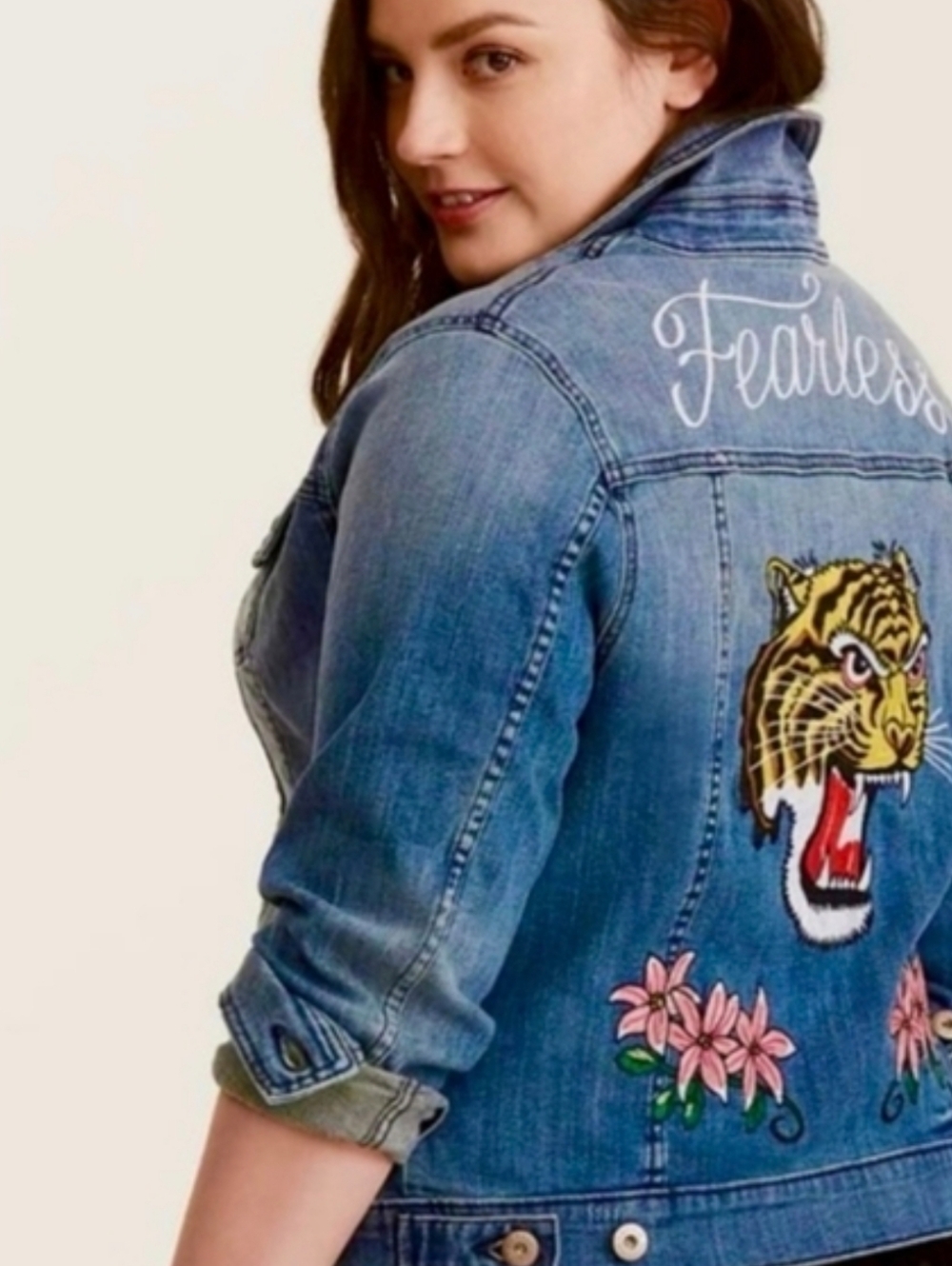 🐅Embroidered Fierce Tiger & Pink Flowers Denim Jacket 🌺 EUC
